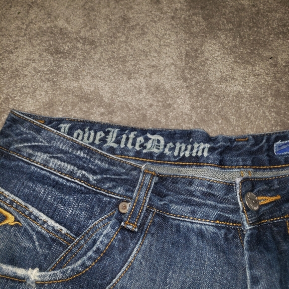 Azzure Shorts - Picture 2 of 4